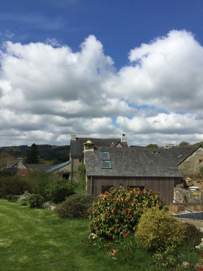 Le Gite "Le Grand Chene" Le Cloitre-Saint-Thegonnec ภายนอก รูปภาพ